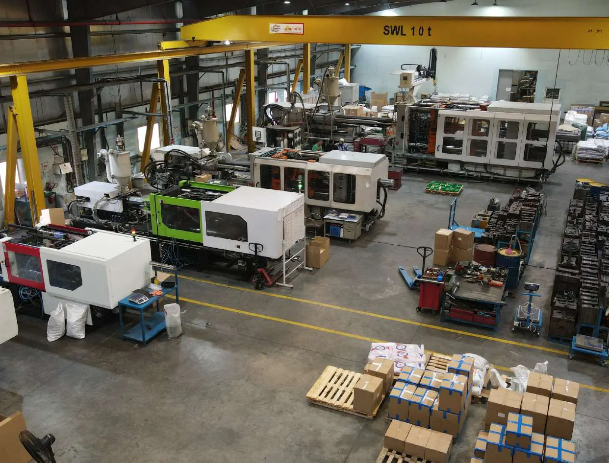 Injection moulding machines at the AK Plast factory